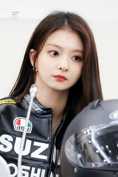 XKHYCCB2dX - #koreanka #nagyung #fromis9