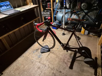 4x80 - #rower: Van Rysel100 cog and click zwift  już podłączony. Będzie stać tam gdzi...