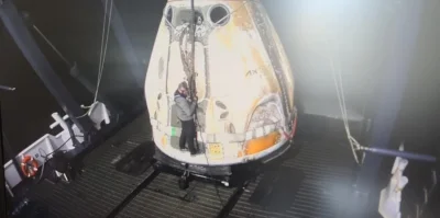 Emble - #kosmos #spacex #slawosz
Ale tam musi k----ć po tych pierogach że aż chłopy c...