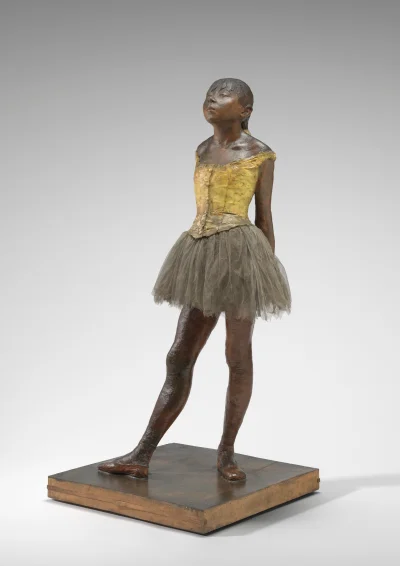 Loskamilos1 - Czternastoletnia tancerka, rzeźba stworzona przez Edgara Degasa pod kon...
