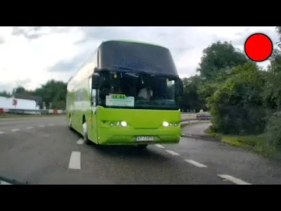 ruum - >Flixbusa

@gomjeden: Zielony autokar to również Like Busie z Odessy