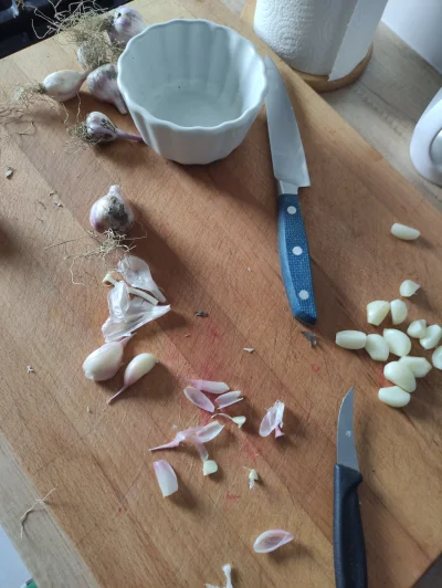 Krupier - Coroczne (no dobra, to dopiero drugi raz xd) suszenie czosnku. Żmudna robot...