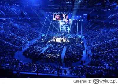 Gmeras - @MrFrost jest kawałek, ale po układzie sceny to jest ona praktycznie w połow...