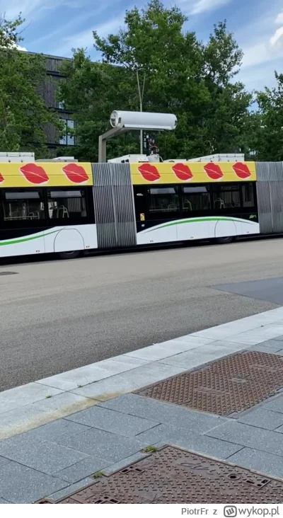 PiotrFr - Ostatnio kręciłem się po Nantes i nawet nie widziałem, że mają tam elektryc...