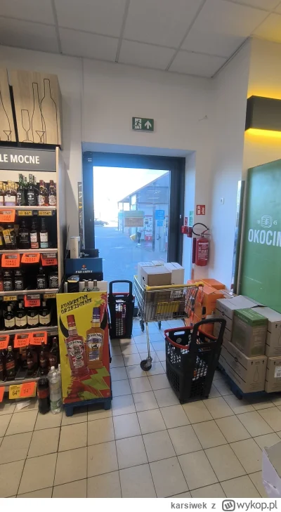 karsiwek - #ewakuacjaboners 

Moja lokalna biedronka... Dwa wyjścia ewakuacyjne i oba...