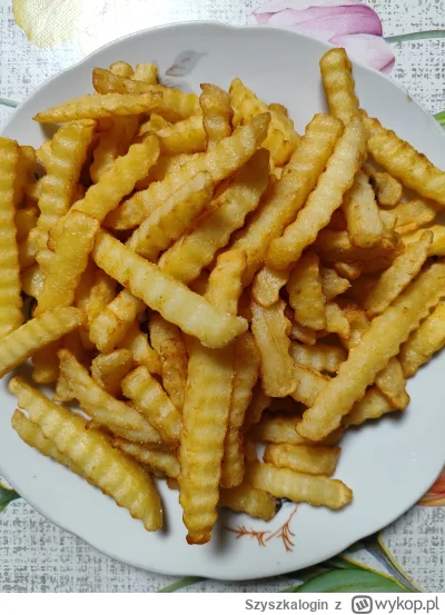 Szyszkalogin - #przegryw Pije hajnekena i jem frytki