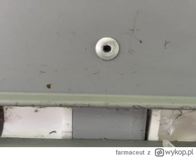 farmaceut - Hej Miruny. Chce dostać się do mechanizmu rolety elektrycznej, aby trochę...