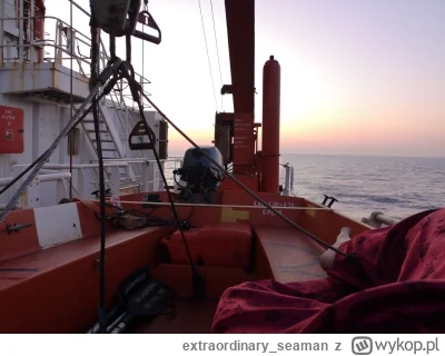 extraordinary_seaman - #codziennywschodslonca

I fajrancik w rescue boacie. Na wysoko...