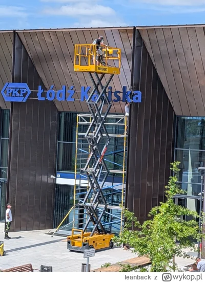 leanback - BHP? A po co to komu? Można przecież pracować przy remoncie dworca na wyso...