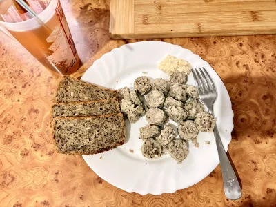 Kulfonix - Chuopskie żarcie ༼ຈل͜ຈ༽
Biała kiełbaska z chrzanikiem i chlebkiem Bożym. T...