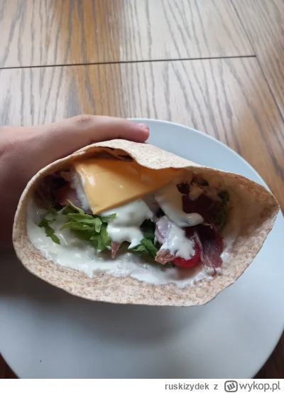 ruskizydek - Ale wrapik o-----y został po robocie 😋
#jedzzwykopem #przegryw #jedzeni...