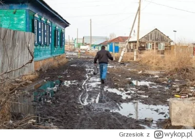 Grzesiok - Rosja. 
Może i bieda,
moze i brakuje podstawowych dóbr, 
może i brakuje ga...