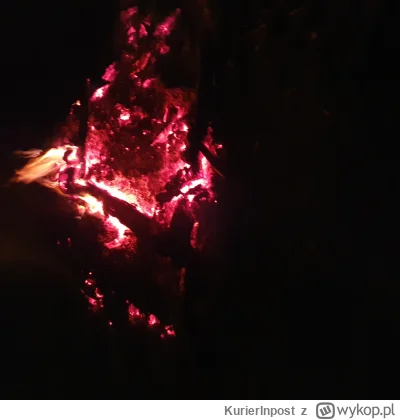 KurierInpost - Chuop robi se ognisko kurde