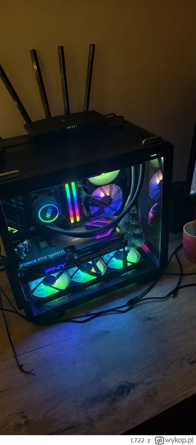 L722 - Choinka już ubrana
#pcmasterrace #swieta #wiestuning