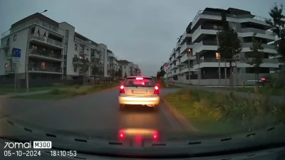 jfrost - POV: mieszkasz na nowoczesnym osiedlu deweloperskim

https://x.com/MateuszBr...