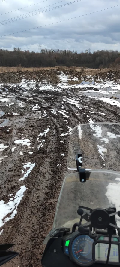 Kuork - Dzisiaj pierwsze taplanie w błocku. Mój pierwszy raz w offroadzie więc była t...