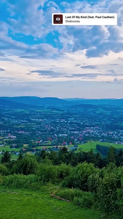 Atreyu - Panorama widziana z Limanowskiego Krzyża na miejskiej górze. Podejście krótk...