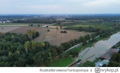 RozkalibrowanaTurbopompa - @cibronka: nic nie otworzyli. Przelewa się troszkę górą, ś...