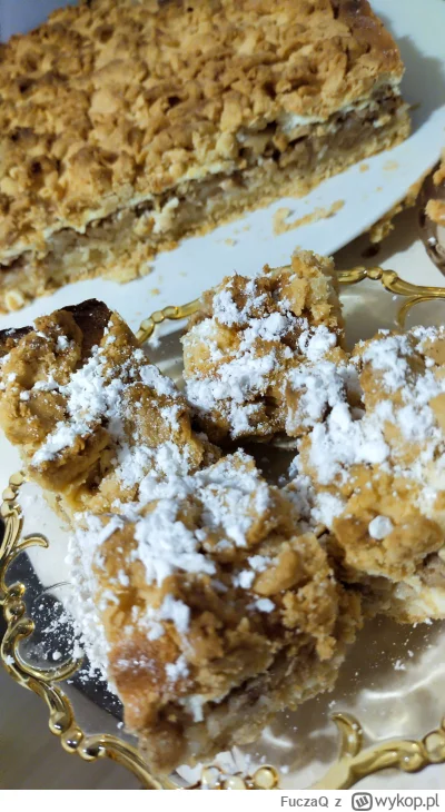 FuczaQ - #eurowizja Eurowizja na rzutniku, mireczki w jednym oknie, znajomi z Fejsbuk...