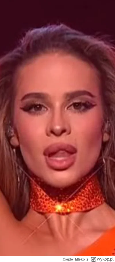 Cieple_Mleko - Faktycznie piękna. Taka bogata a usta chhba u jakiejś karyny robione