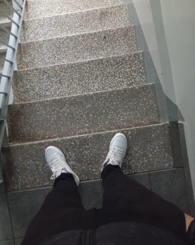 Robert_robinson - Dobra wychodzę z mieszkania i idę polatać po mieście zobaczymy co t...