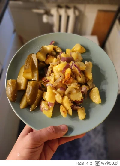 RZM_4 - Kolacja dla choupa.
Podsmażone ziemniaki, które zostały z obiadu + podsmażona...