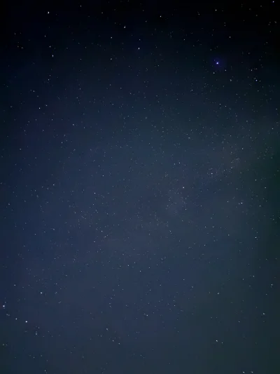 Syn_Malika - Night mode + iPhone 16 + ręka jak statyw = jak dla mnie nieziemski efekt...