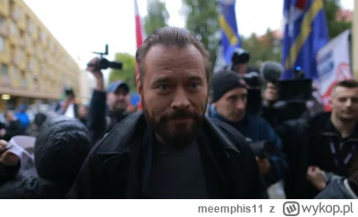 meemphis11 - Jesteśmy świadkami jednego z największych zesrańsk w historii twittera 
...