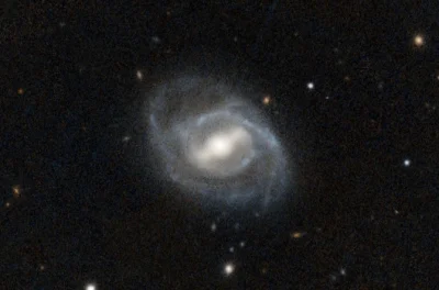 Astroholik - Czasem lubię przeglądać zdjęcia galaktyk, co sprawia, że zanurzam się ni...
