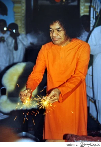 enten - Wszystkiego dobrego w Nowym Roku ziemianie!

#bernatowicz #codziennysaibaba #...