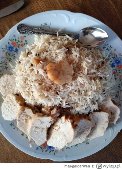 maegalcarwen - Obiad inspirowany kuchnią irańską: ryż z cebulą, rodzynkami i berberys...