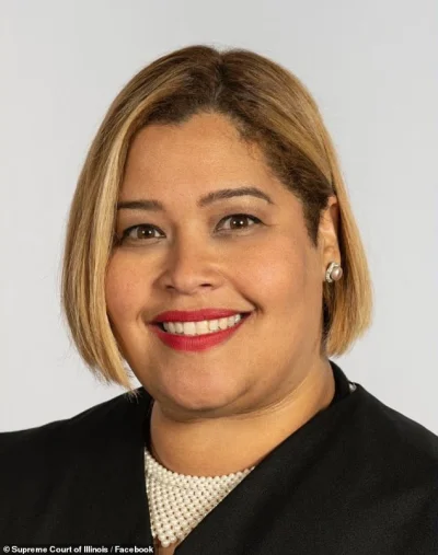 WirujacaStupka - Pani sędzina wypuściła parę tygodni wcześniej tego świra. Widać podo...