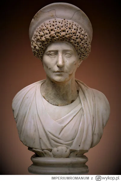 IMPERIUMROMANUM - Rzymskie popiersie eleganckiej kobiety

Rzymskie popiersie eleganck...