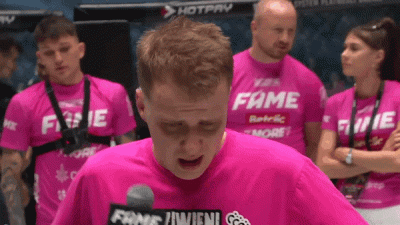 Wojtek_Golas - #famemma Lubię jak masz taką minę jak prawie płaczesz.