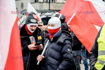 anonimek123456 - Na zdjęciu polscy, biedni ale dumni rolnicy. Kwiat polskiej ziemi. B...