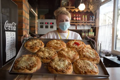 koyot17 - Czy gdzies w #warszawa można zjesc oldschoolowa pizze typu pic rel? Na zdje...