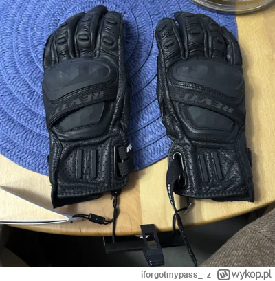 iforgotmypass_ - huop dostal na swieta rekawiczki (｡◕‿‿◕｡)
#chwalesie #motocykle