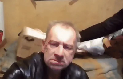 E....._ - @kamil-tika: