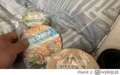 Plumit - Chłop kupił serki śmietankowe z lidla jako prezent XD
#raportzpanstwasrodka