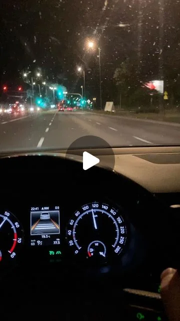 rojberwlaczkach - @qubuni0: czy on właśnie przekroczył prędkość o przynajmniej 100 km...