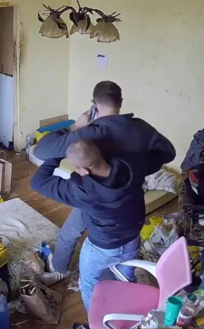 LenoV12 - #danielmagical #patostreamy
Podnieś mnie,bo ja przez telefon rozmawiam