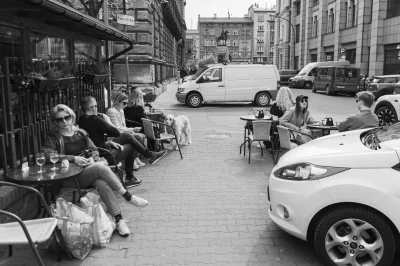 Monochrome_Man - Kawiarenka uliczno - parkingowa ( ͡~ ͜ʖ ͡°)

#fotografia #dailymonoc...