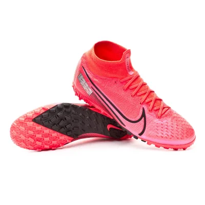 cotoza_zycie - Mirki szukam jakiegoś sklepu z butami do piłki typu turfy np Nike Merc...