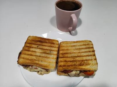 Rozdeptany_Jez - Popełniłem zbrodnię na #sniadanie
#jedzzwykopem