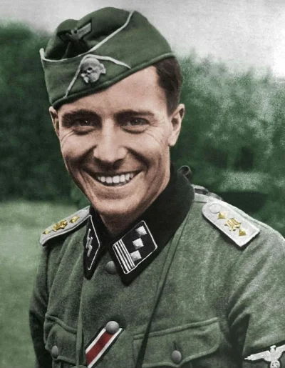 KamilAmrah - I jak tam panowie humorek dopisuje dzisiejszego niedzielnego wieczoru ? ...