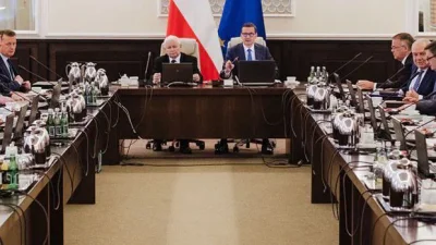 Mega_Smieszek - @Quardoz Tymczasem rządzenie z tylnego fotela