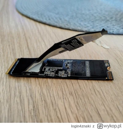 login4znaki - Mirki bo chciałem zdjąć radiator żeby założyć lepszy na ssd i takie coś...