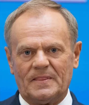 Kosmiczny-Duch - Chodzą słuchy że  tusk zrezygnował z odebrania w Poczdamie niemiecki...