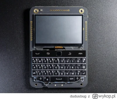 dudusbug - Jest jakiś cyberdeck jak T-deck czy Uconsole, ale żeby można odpalić norma...