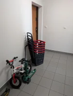 mattttx - Może jeszcze wózek sobie weźcie do tego. #krakow #patologiazmiasta #polskie...